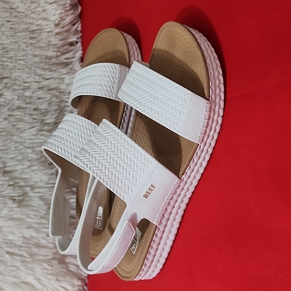 Reef White and Tan Women's Sandals